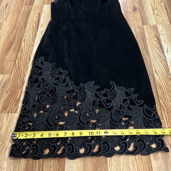 Alice + Olivia Embroidered Lace and Velvet Dress Size 6 - Picture 10 of 16